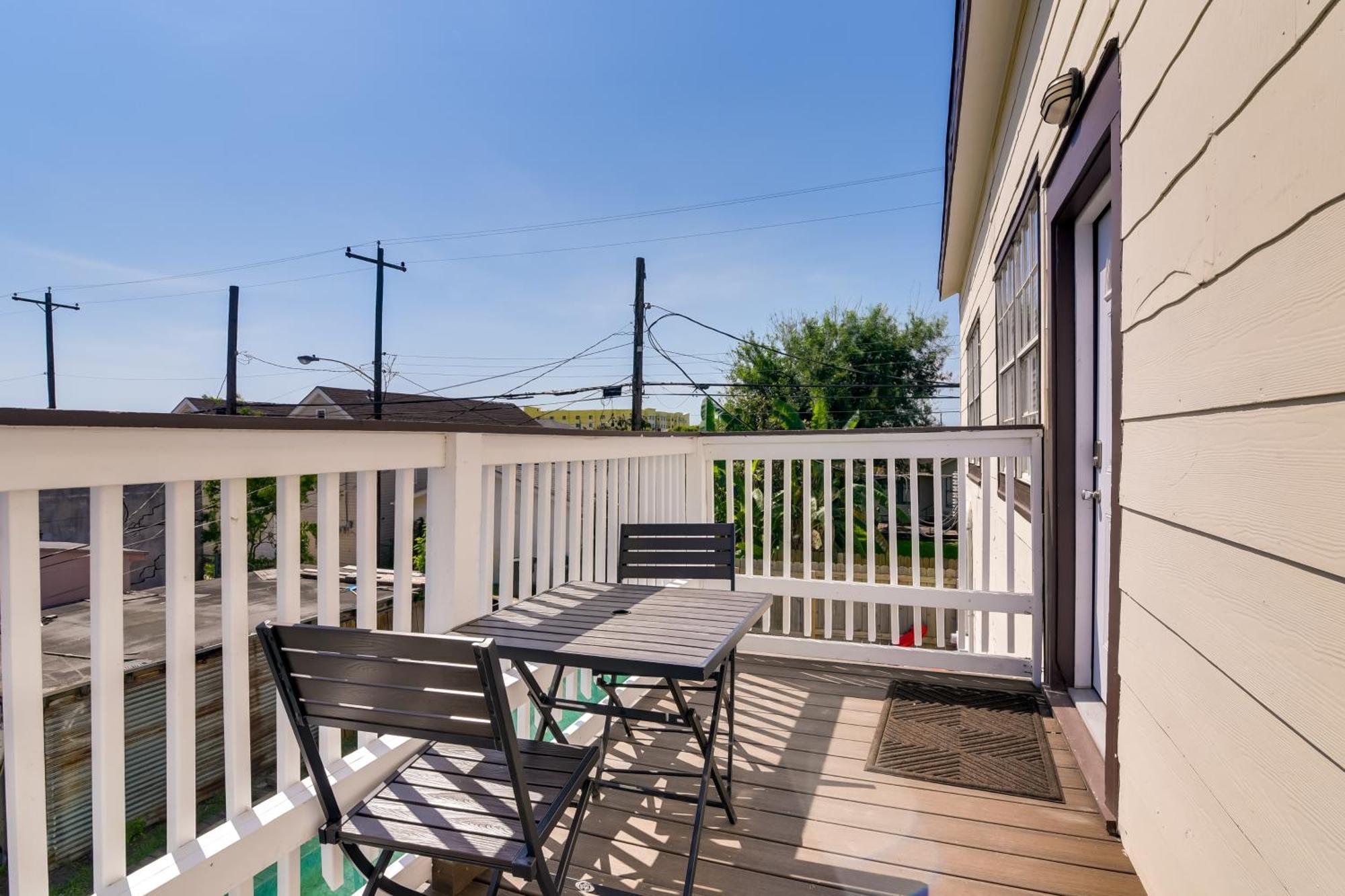 Beautiful Galveston Apt With Deck Less Than 3 Mi To Dtwn! Екстериор снимка
