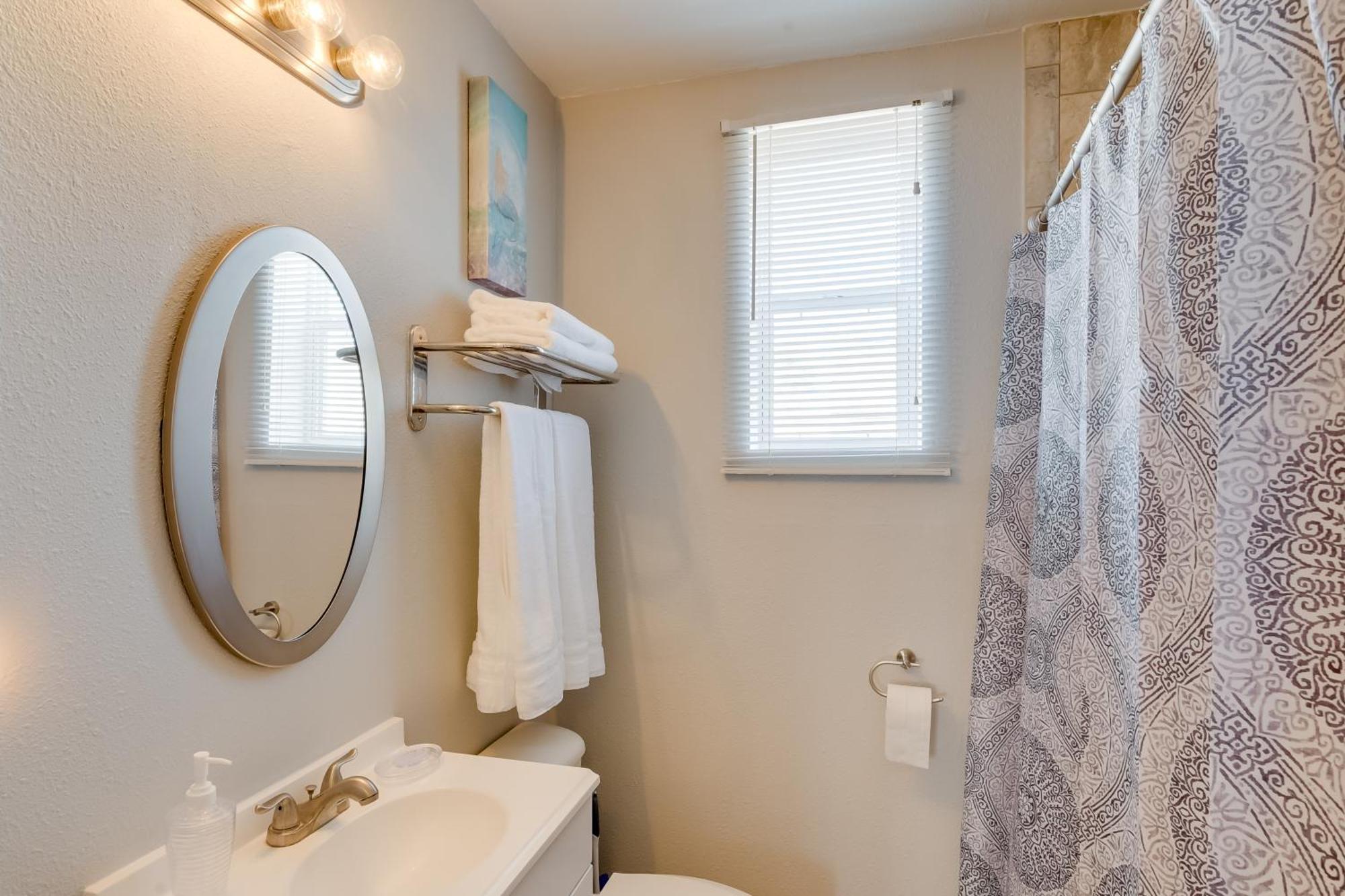 Beautiful Galveston Apt With Deck Less Than 3 Mi To Dtwn! Екстериор снимка