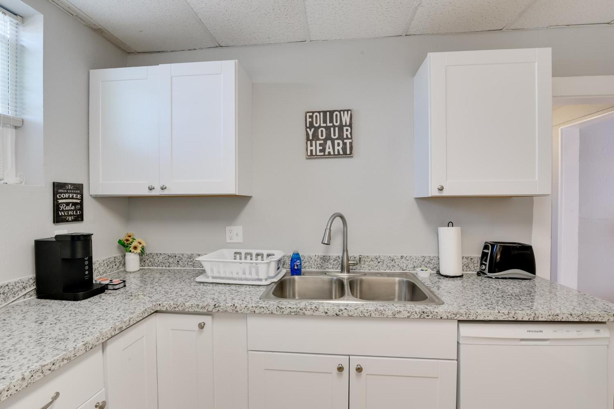 Beautiful Galveston Apt With Deck Less Than 3 Mi To Dtwn! Екстериор снимка